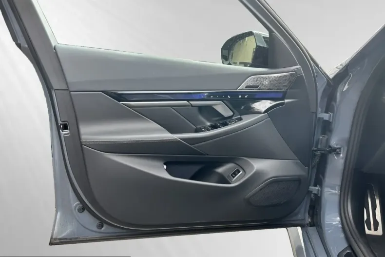 BMW M5 (Seria 5) din 2025 cu 14.703 km - oferta BMW253431 - foto 13
