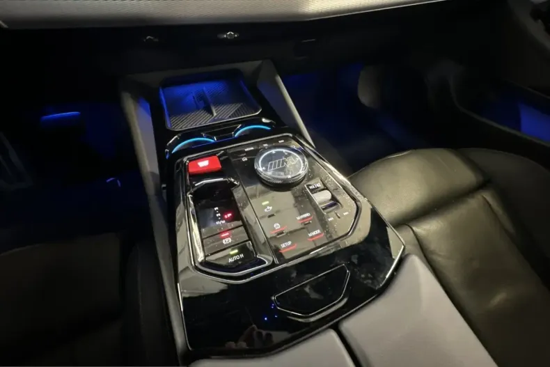 BMW M5 (Seria 5) din 2025 cu 10.214 km - oferta BMW253433 - foto 10