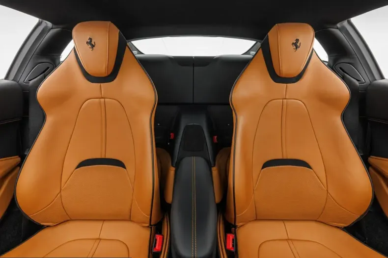 Ferrari Roma din 2021 cu 15.600 km - oferta FER253447 - foto 16