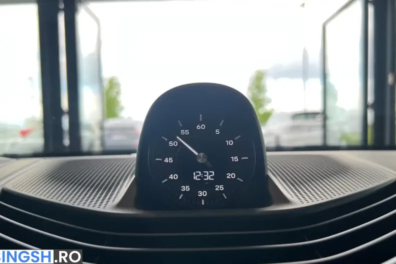 Porsche Taycan din 2025 cu 11.900 km - oferta POR253451 - foto 11
