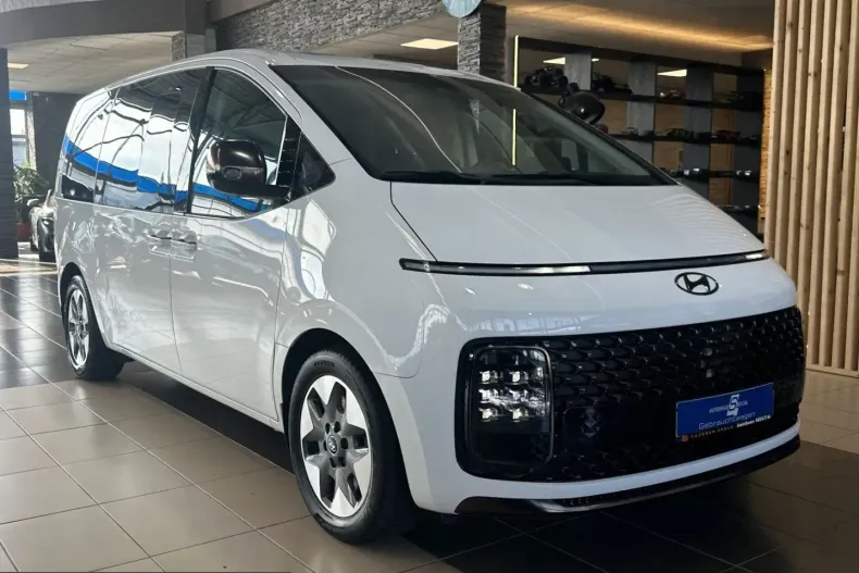 Hyundai Staria din 2023 cu 53.579 km - oferta HYU253468 - foto 1