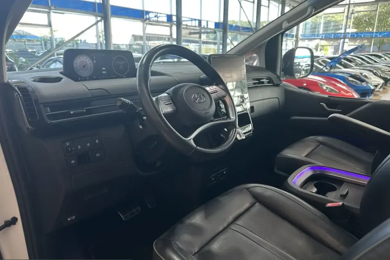 Hyundai Staria din 2023 cu 53.579 km - oferta HYU253468 - foto 8