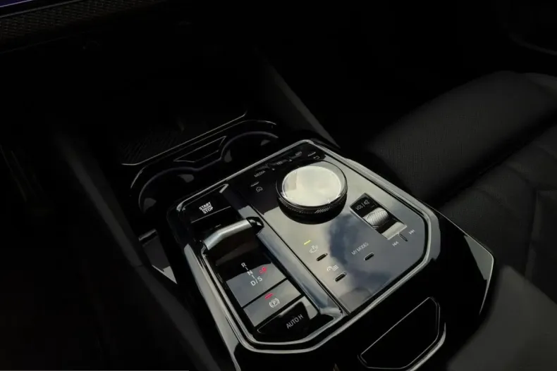 BMW 540 (Seria 5) din 2025 cu 23.289 km - oferta BMW253471 - foto 14
