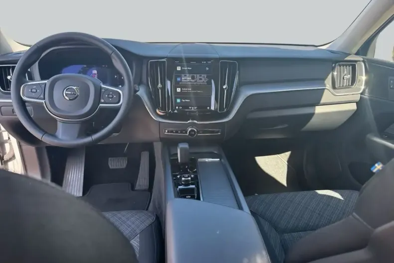 Volvo XC60 din 2024 cu 19.274 km - oferta VOL253483 - foto 10
