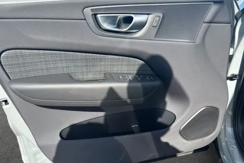 Volvo XC60 din 2024 cu 19.274 km - oferta VOL253483 - foto 14