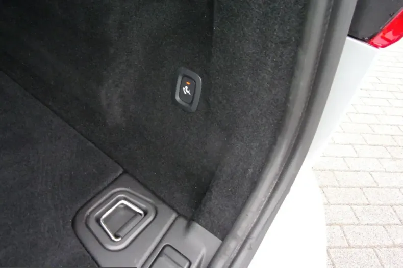 Volvo XC60 din 2024 cu 56.600 km - oferta VOL253484 - foto 8