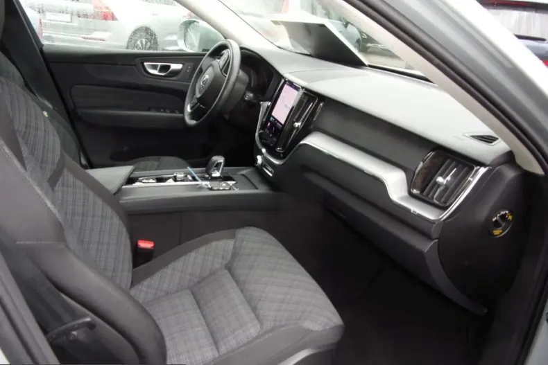 Volvo XC60 din 2024 cu 56.600 km - oferta VOL253484 - foto 13
