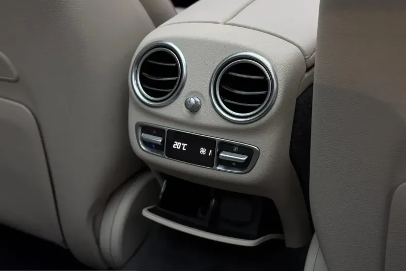 Mercedes-Benz E 300 (Clasa E) din 2022 cu 94.000 km - oferta MER253489 - foto 26