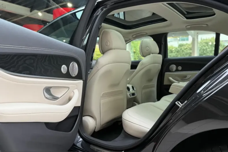 Mercedes-Benz E 300 (Clasa E) din 2022 cu 94.000 km - oferta MER253489 - foto 27