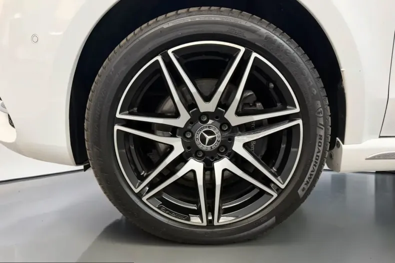 Mercedes-Benz V 300 (Clasa V) din 2023 cu 57.900 km - oferta MER253519 - foto 4