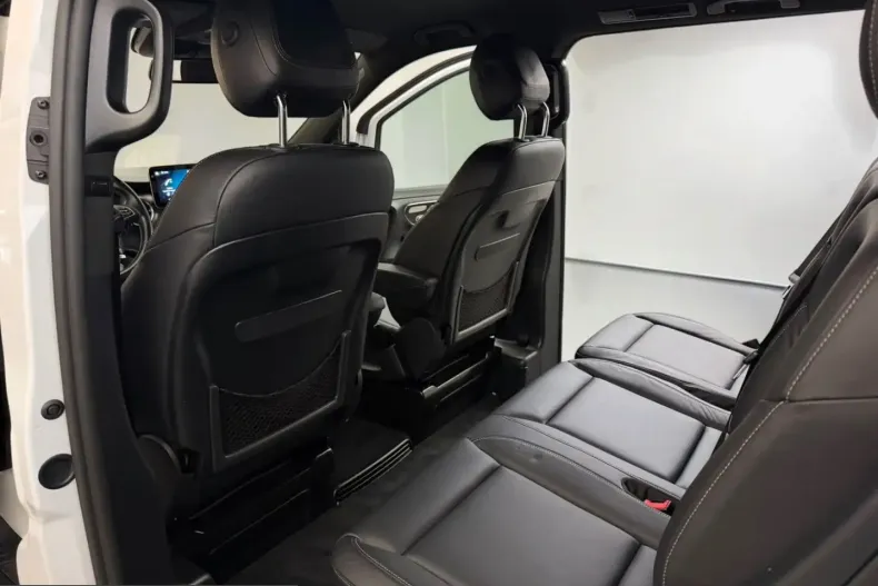 Mercedes-Benz V 300 (Clasa V) din 2023 cu 57.900 km - oferta MER253519 - foto 14