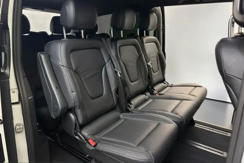 Mercedes-Benz V 300 (Clasa V) din 2023 cu 57.900 km - oferta MER253519 - foto 22