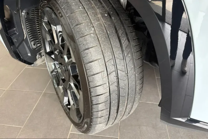 BMW XM (Seria X) din 2025 cu 16.637 km - oferta BMW253520 - foto 2