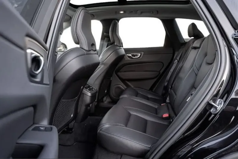 Volvo XC60 din 2025 cu 9.171 km - oferta VOL253539 - foto 7