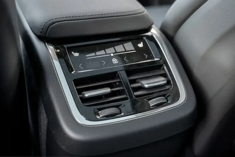 Volvo XC60 din 2025 cu 9.171 km - oferta VOL253539 - foto 8