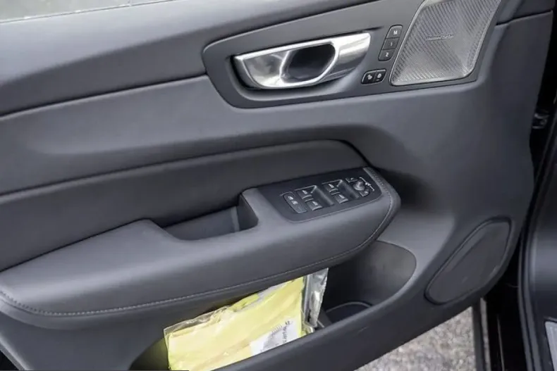 Volvo XC60 din 2025 cu 9.171 km - oferta VOL253539 - foto 19
