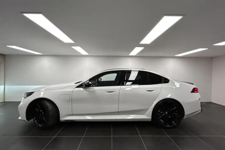 BMW M5 (Seria 5) din 2025 cu 20.000 km - oferta BMW253551 - foto 2