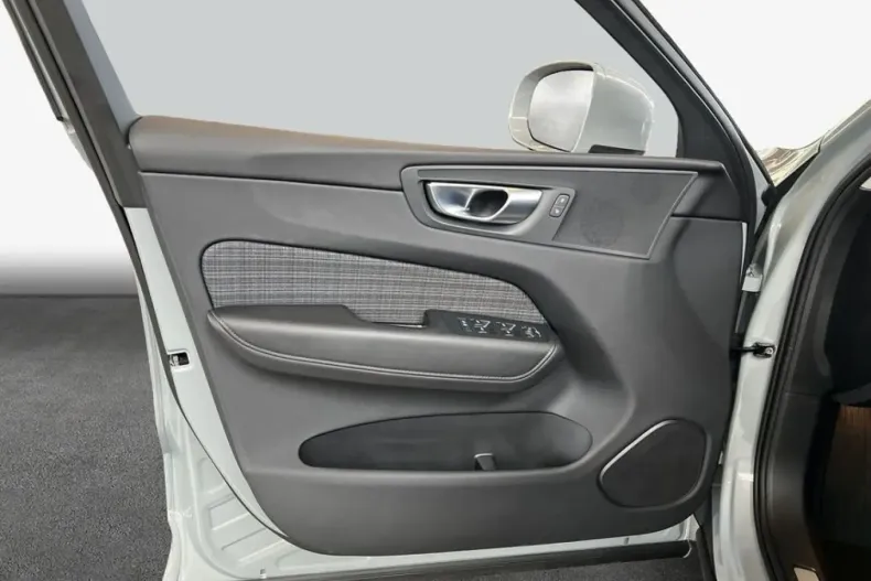 Volvo XC60 din 2025 cu 12.269 km - oferta VOL253566 - foto 18