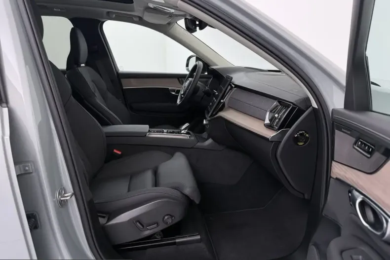 Volvo XC90 din 2025 cu 21.807 km - oferta VOL253568 - foto 24