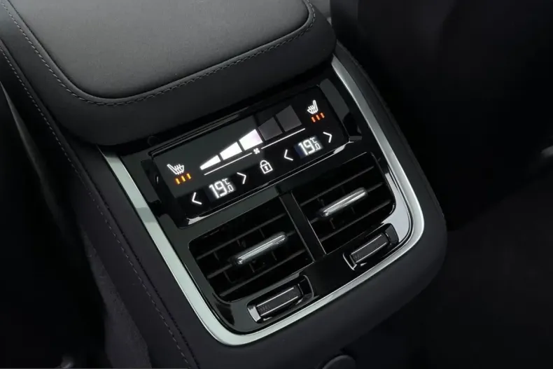 Volvo XC90 din 2025 cu 21.807 km - oferta VOL253568 - foto 26