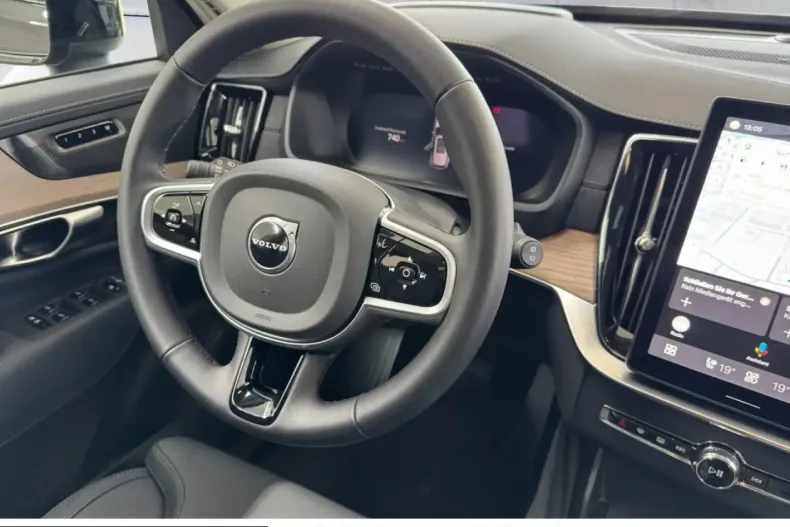 Volvo XC90 din 2025 cu 21.965 km - oferta VOL253570 - foto 8