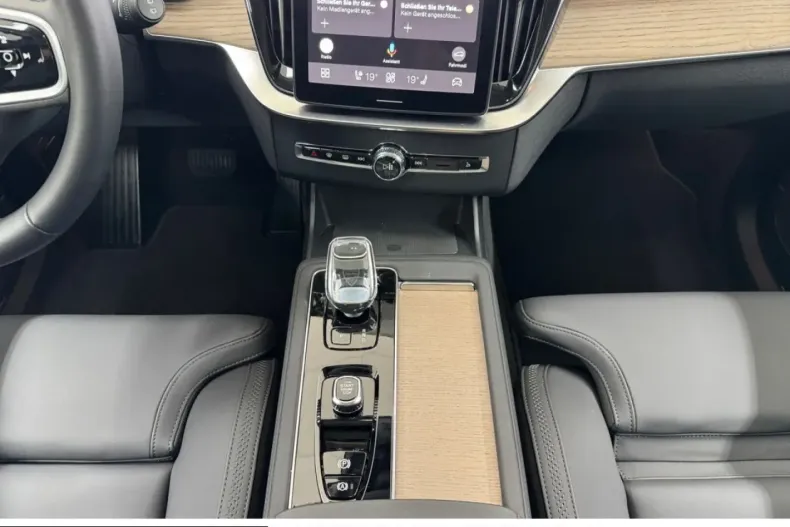 Volvo XC90 din 2025 cu 21.965 km - oferta VOL253570 - foto 9