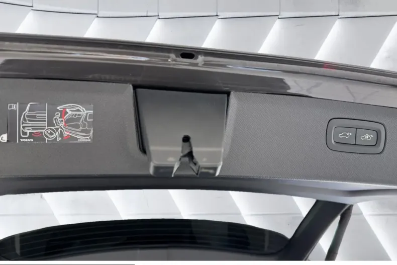 Volvo XC90 din 2025 cu 21.965 km - oferta VOL253570 - foto 15