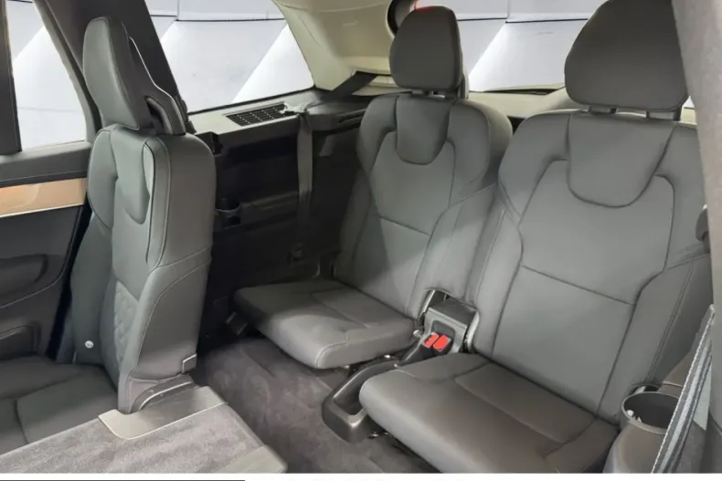Volvo XC90 din 2025 cu 21.965 km - oferta VOL253570 - foto 16