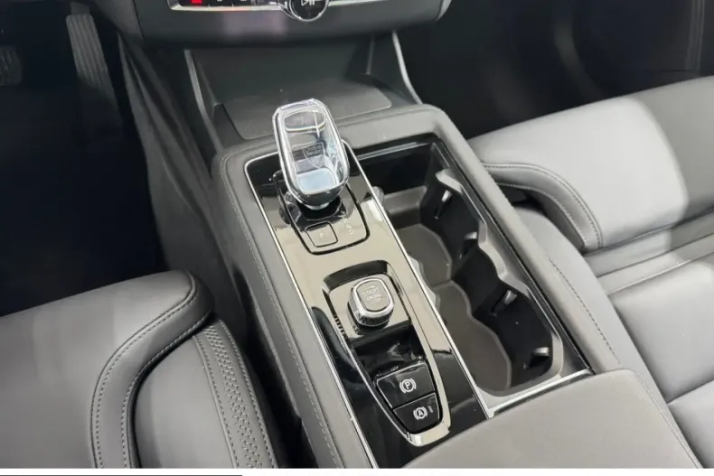 Volvo XC90 din 2025 cu 21.965 km - oferta VOL253570 - foto 28