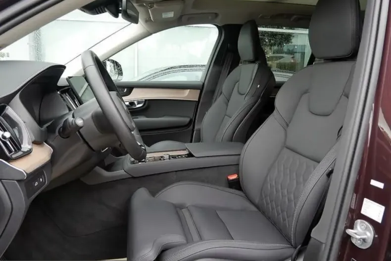 Volvo XC90 din 2025 cu 21.475 km - oferta VOL253571 - foto 18
