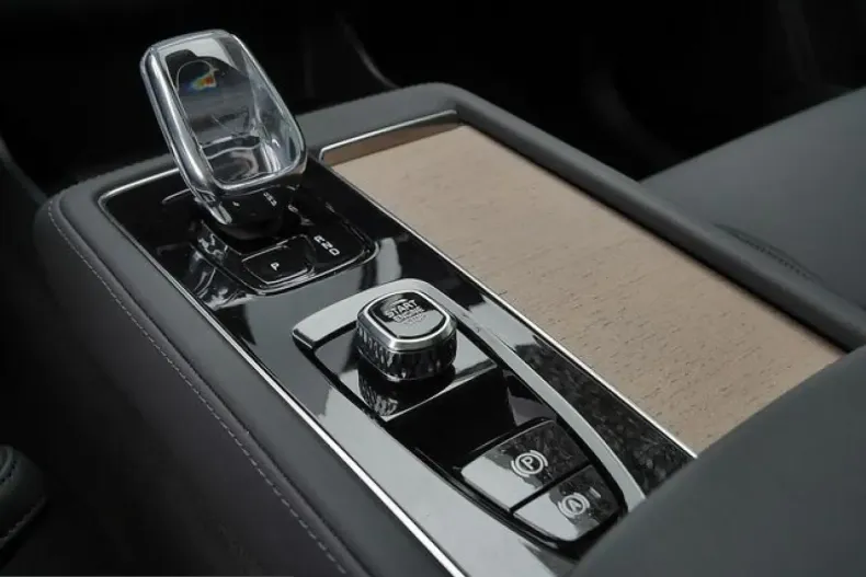 Volvo XC90 din 2025 cu 21.475 km - oferta VOL253571 - foto 25