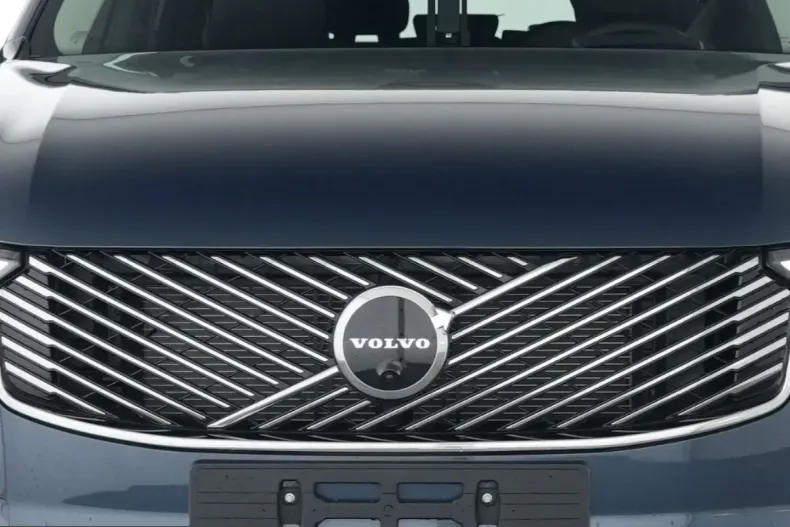 Volvo XC90 din 2025 cu 19.267 km - oferta VOL253572 - foto 4