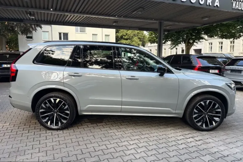 Volvo XC90 din 2025 cu 13.955 km - oferta VOL253576 - foto 8