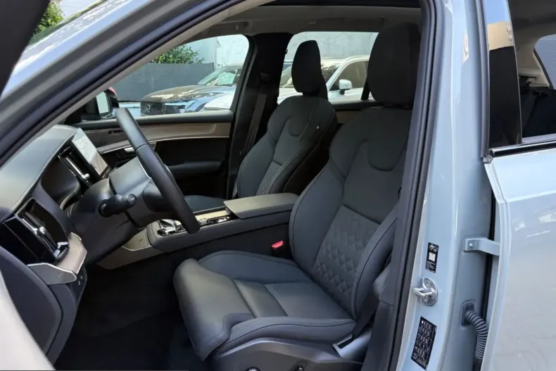 Volvo XC90 din 2025 cu 13.955 km - oferta VOL253576 - foto 9