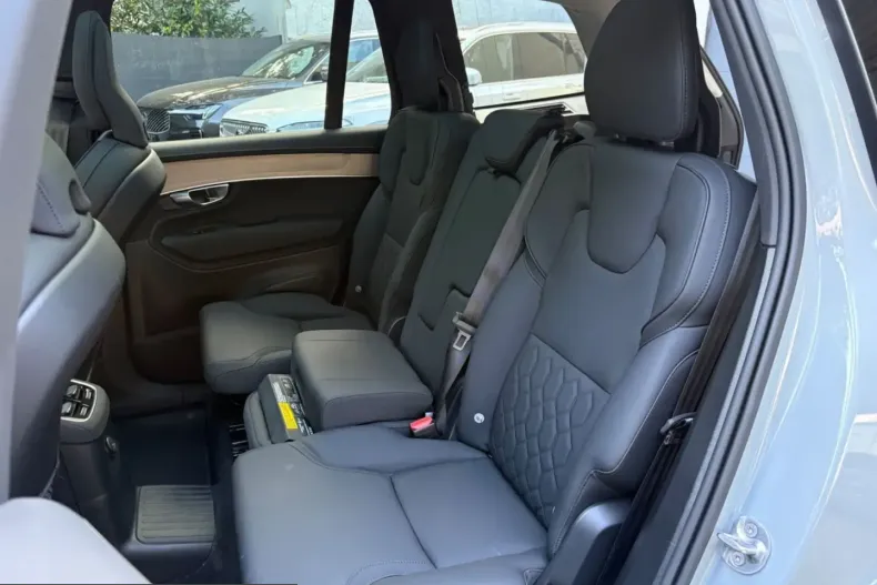 Volvo XC90 din 2025 cu 13.955 km - oferta VOL253576 - foto 10