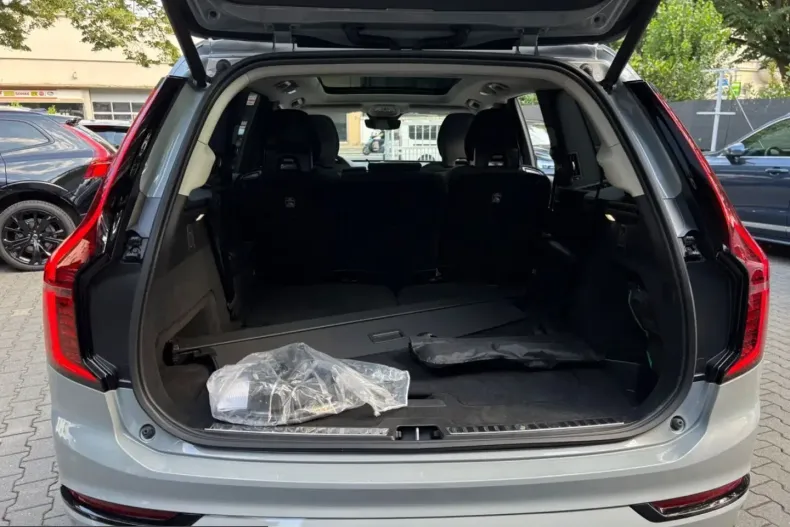 Volvo XC90 din 2025 cu 13.955 km - oferta VOL253576 - foto 12