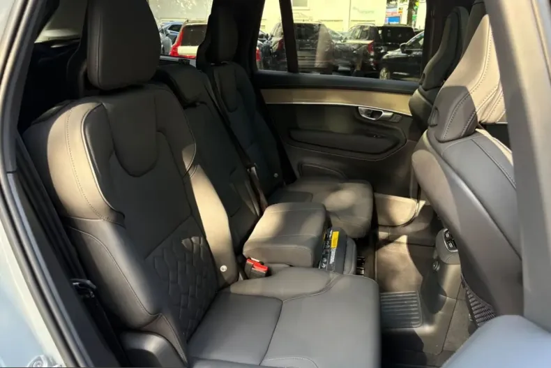 Volvo XC90 din 2025 cu 13.955 km - oferta VOL253576 - foto 14
