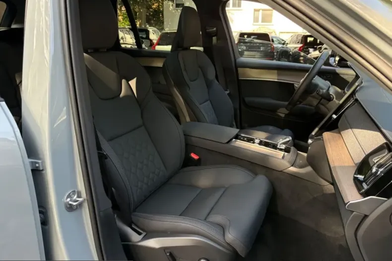 Volvo XC90 din 2025 cu 13.955 km - oferta VOL253576 - foto 15