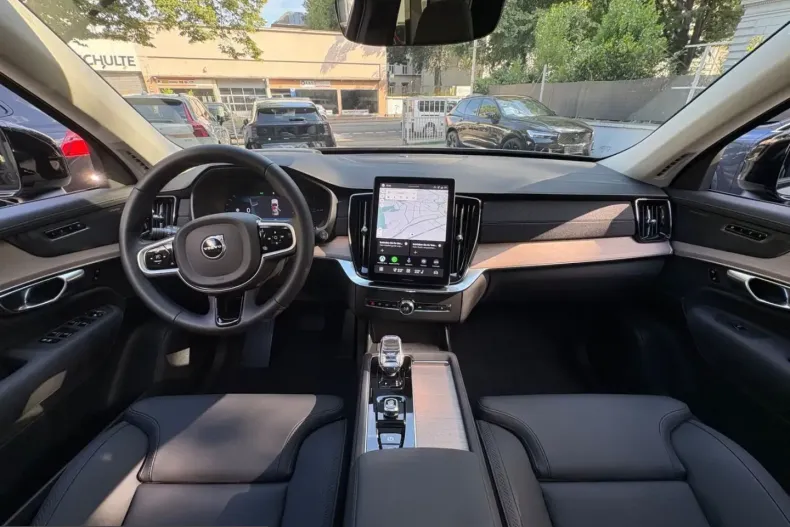 Volvo XC90 din 2025 cu 13.955 km - oferta VOL253576 - foto 17