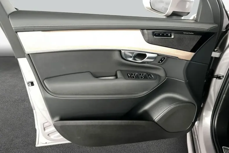 Volvo XC90 din 2025 cu 11.181 km - oferta VOL253587 - foto 19