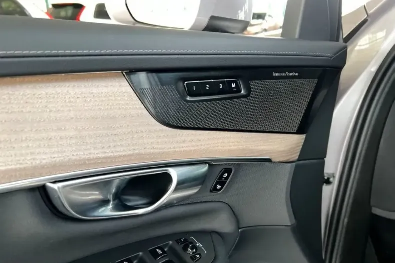 Volvo XC90 din 2025 cu 11.181 km - oferta VOL253587 - foto 31