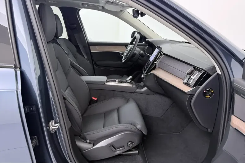 Volvo XC90 din 2025 cu 15.653 km - oferta VOL253589 - foto 26