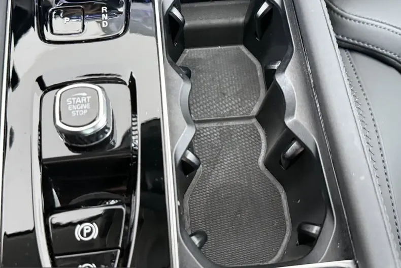 Volvo XC90 din 2025 cu 15.653 km - oferta VOL253589 - foto 40