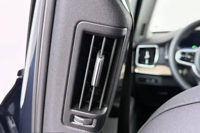 Volvo XC90 din 2025 cu 15.653 km - oferta VOL253589 - foto 45