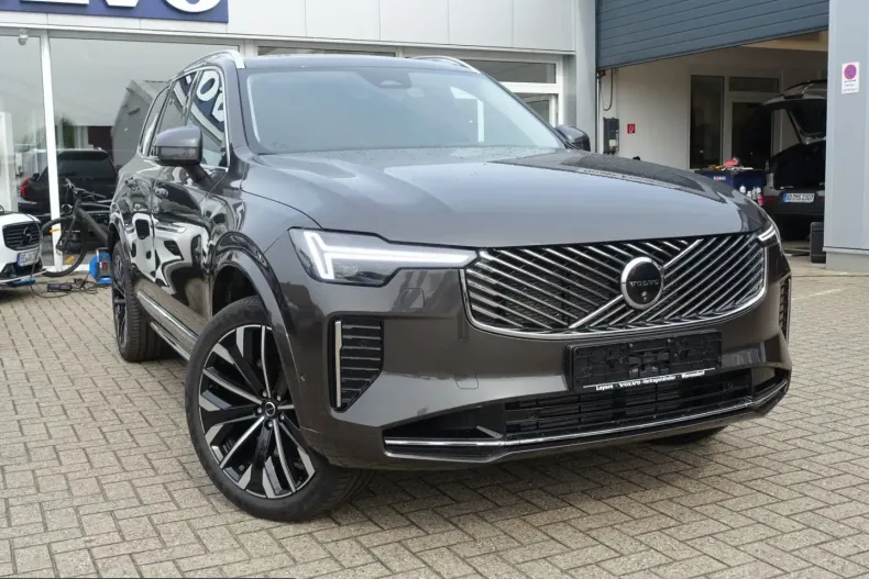Volvo XC90 din 2025 cu 16.806 km - oferta VOL253590 - foto 3