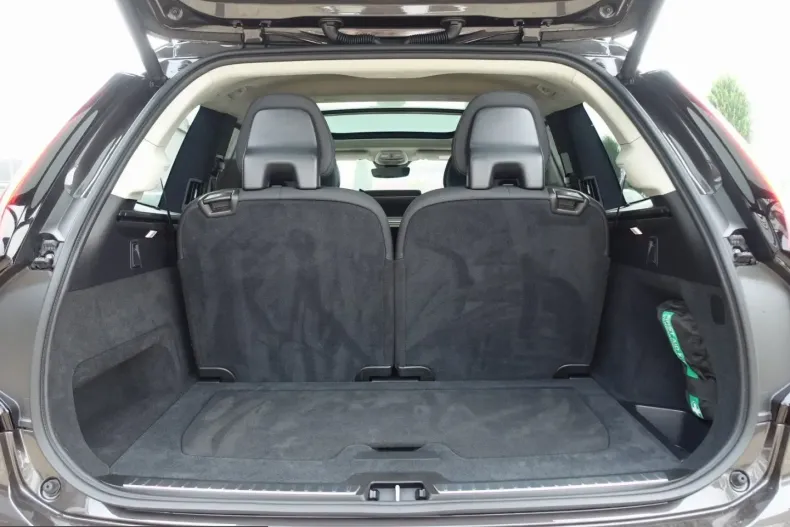 Volvo XC90 din 2025 cu 16.806 km - oferta VOL253590 - foto 10