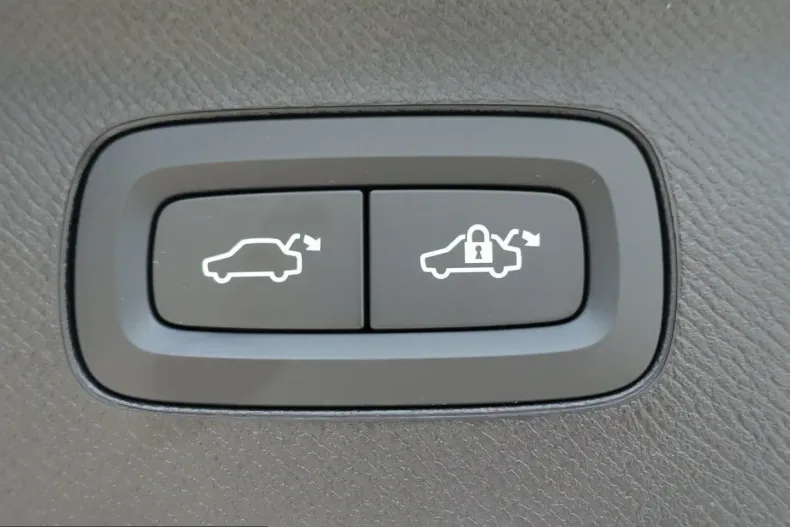 Volvo XC90 din 2025 cu 16.806 km - oferta VOL253590 - foto 11