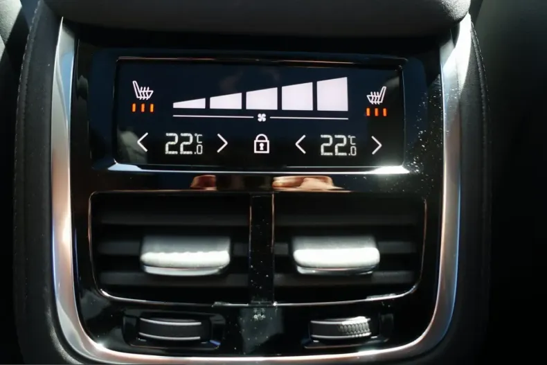 Volvo XC90 din 2025 cu 23.208 km - oferta VOL253592 - foto 14