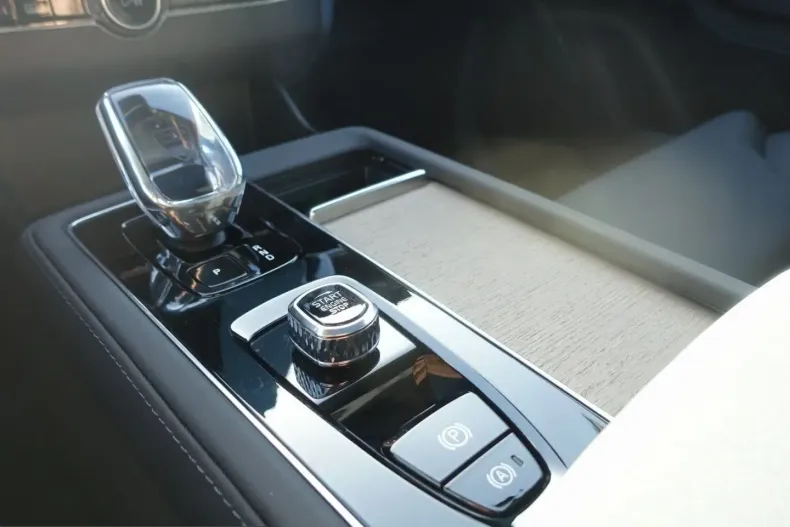 Volvo XC90 din 2025 cu 23.208 km - oferta VOL253592 - foto 21
