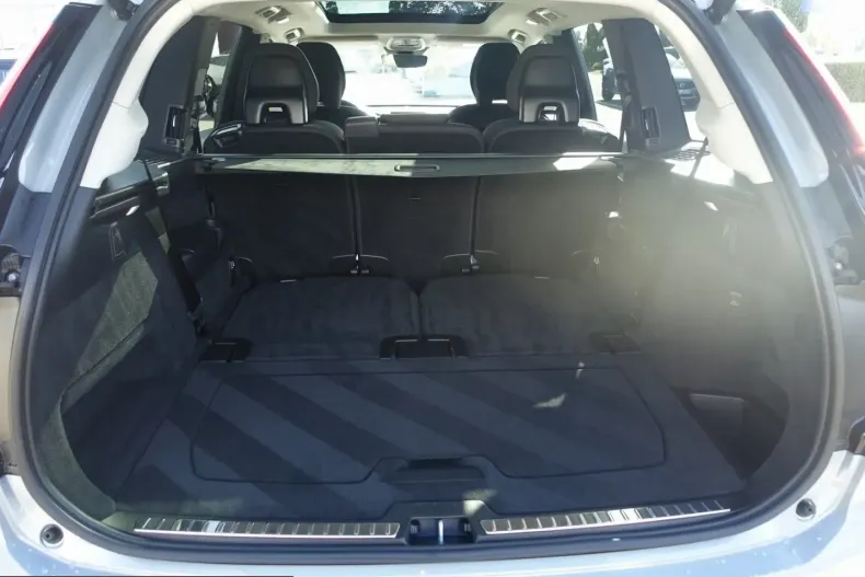 Volvo XC90 din 2025 cu 23.208 km - oferta VOL253592 - foto 26